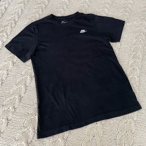 Black Nike t shirt